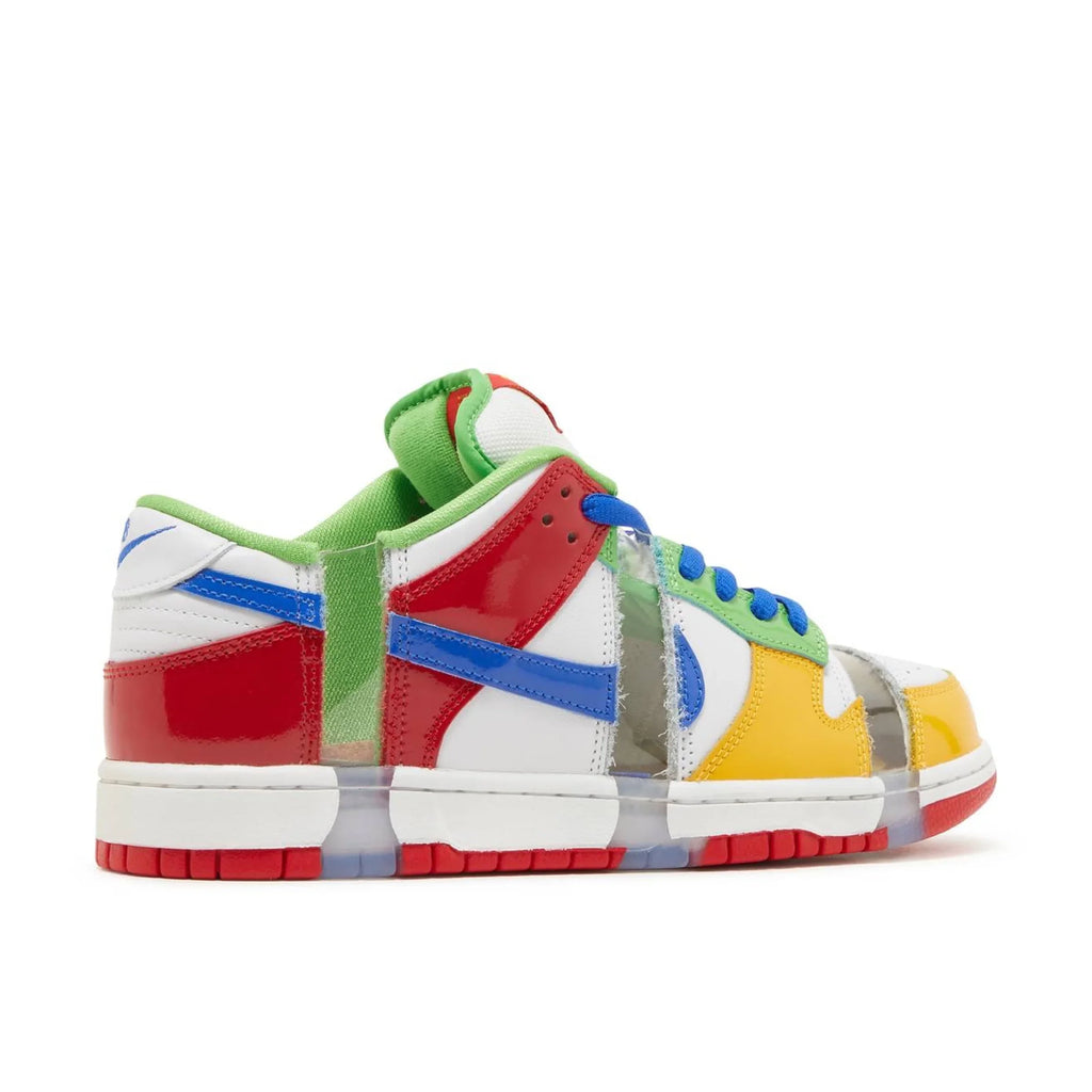 Nike renkli şeffaf detaylı sneaker, mavi kayış ve canlı kırmızı, yeşil, sarı kombin