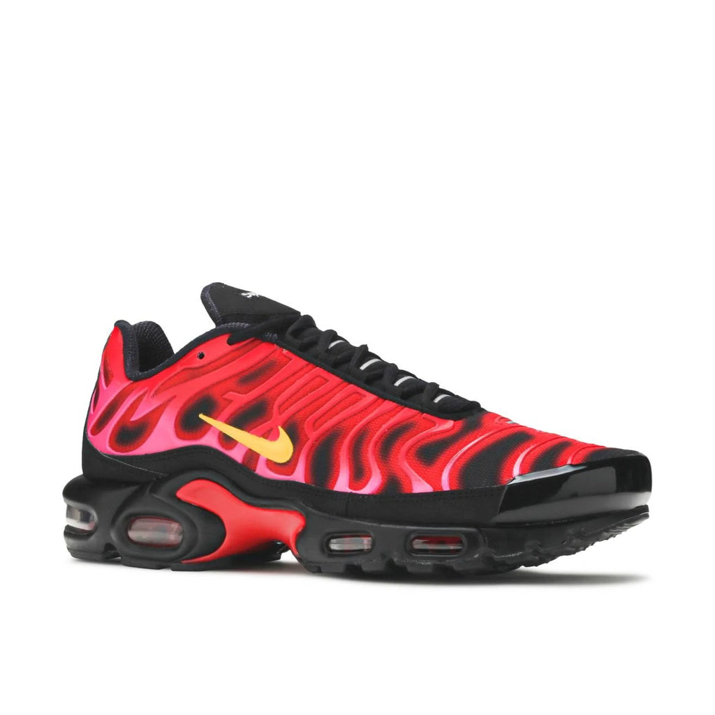 Nike Air Max Plus erkek kırmızı-siyah spor koşu ayakkabısı sarı Nike logosu ile