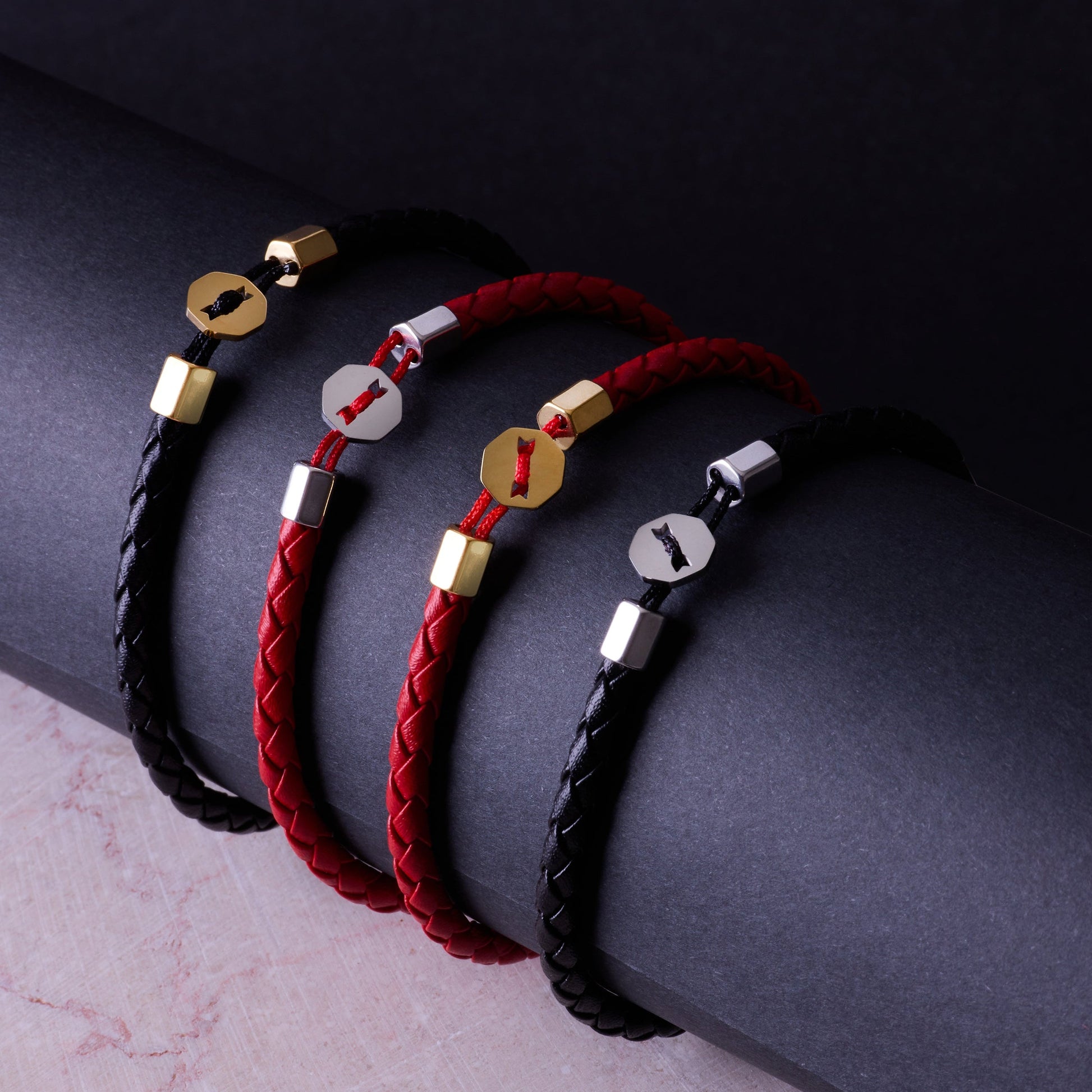 Gümüş Kaplama Çelik Siyah Deri Erkek Bileklik