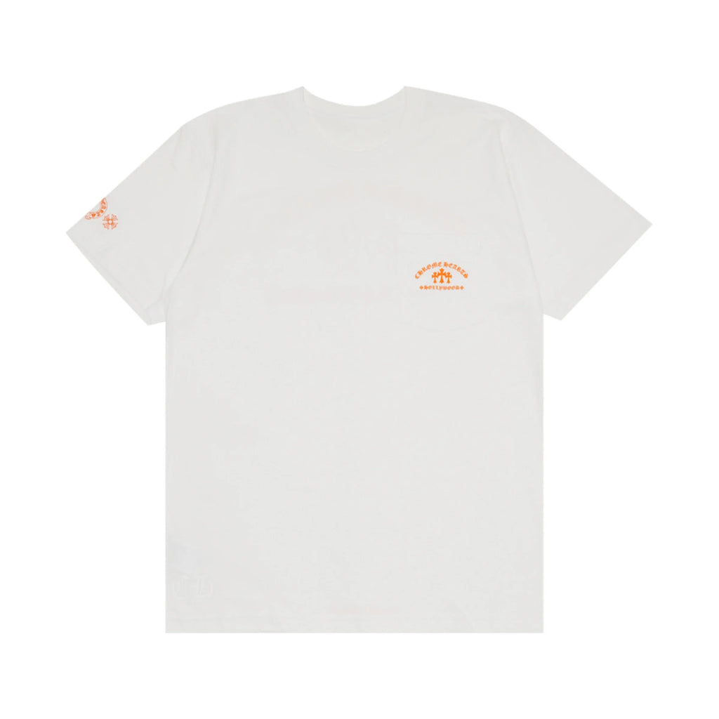 Chrome Hearts beyaz tişört, turuncu logo baskılı cep ve kol detayı, rahat pamuklu