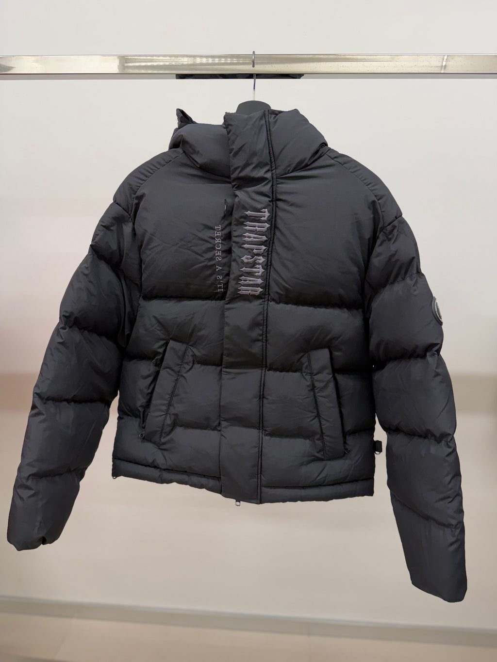 *DEFECTIVE PRODUCT (There is a zipper defect or a minor tear) ALL SALES ARE FINAL RETURN NOT ACCEPTED* Trapstar S