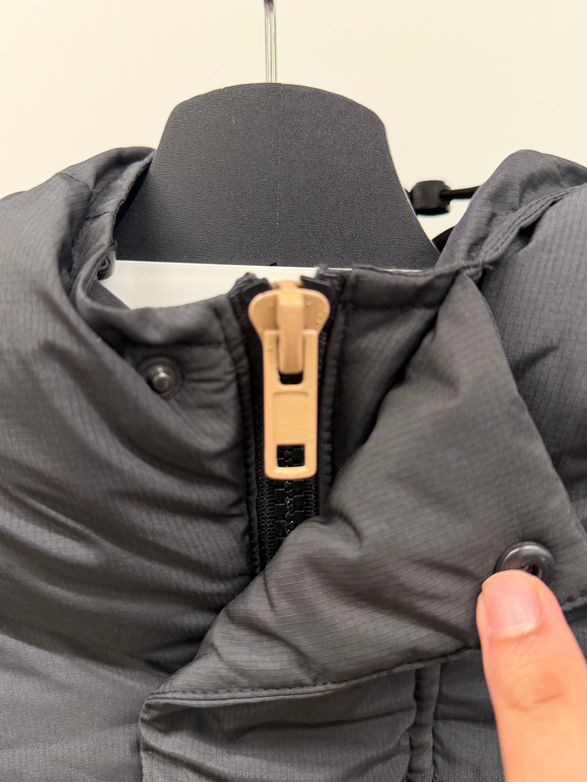 *DEFECTIVE PRODUCT (There is a zipper defect or a minor tear) ALL SALES ARE FINAL RETURN NOT ACCEPTED* Trapstar XXXL