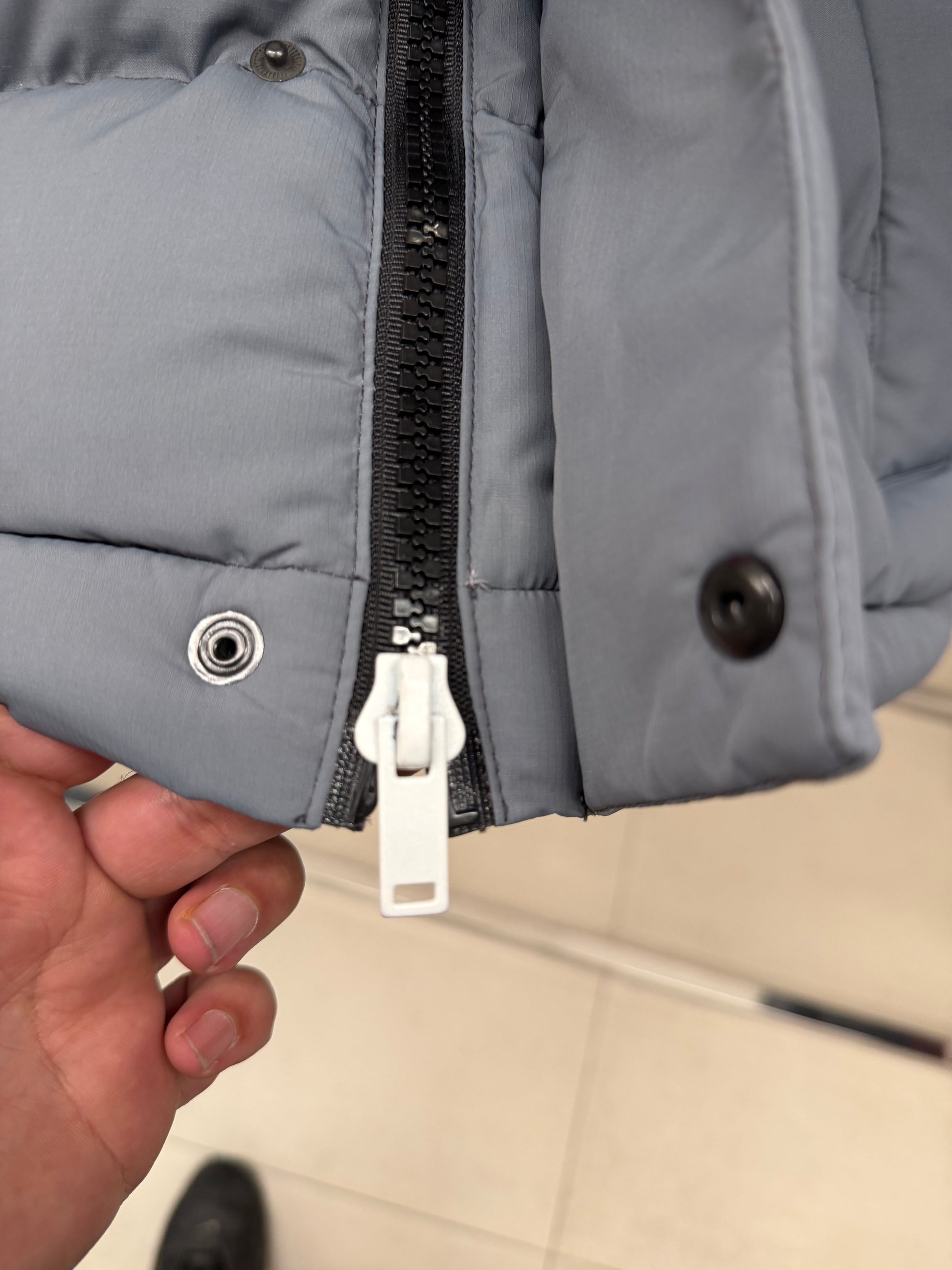 *DEFECTIVE PRODUCT (There is a zipper defect or a minor tear) ALL SALES ARE FINAL RETURN NOT ACCEPTED* Trapstar XS