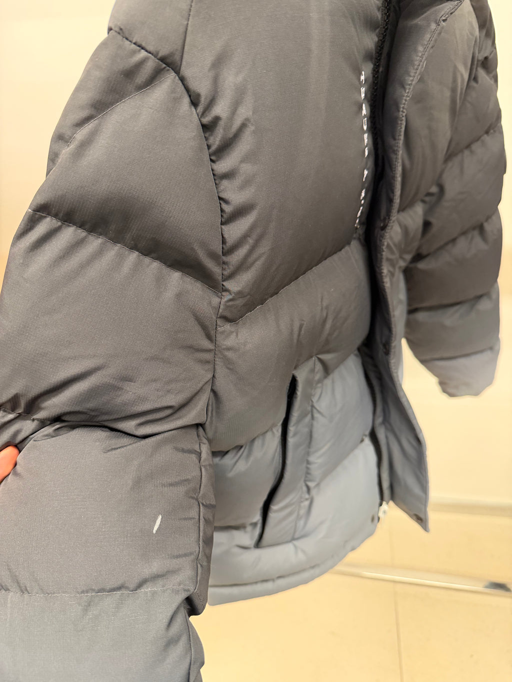 *DEFECTIVE PRODUCT (There is a zipper defect or a minor tear) ALL SALES ARE FINAL RETURN NOT ACCEPTED* Trapstar XS