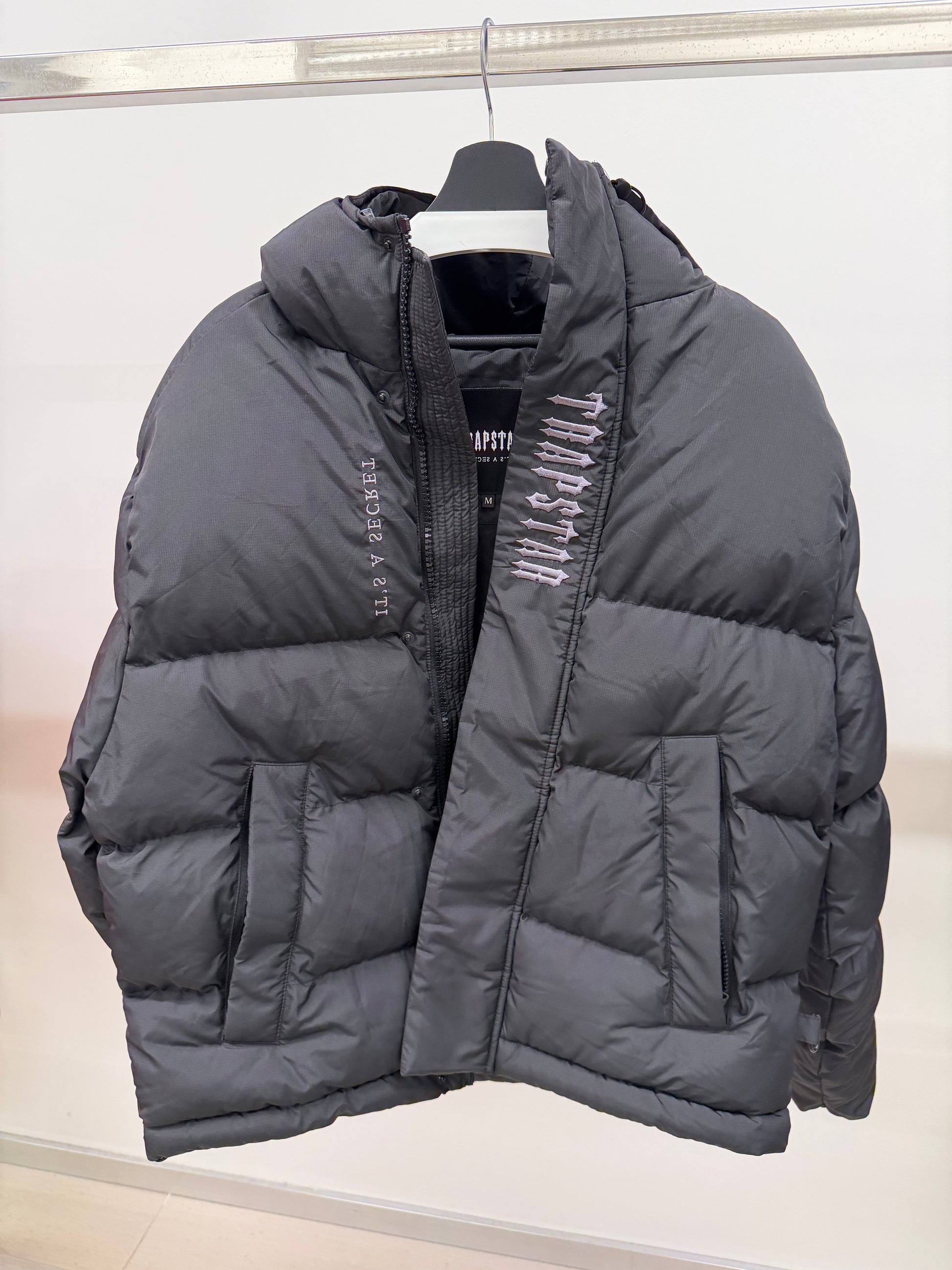 *DEFECTIVE PRODUCT (There is a zipper defect or a minor tear) ALL SALES ARE FINAL RETURN NOT ACCEPTED* Trapstar XS